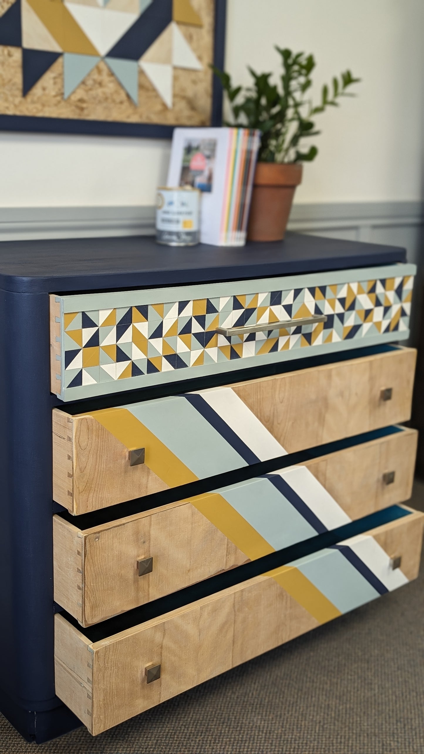 The Tesserae Triangle Dresser